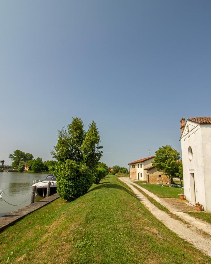 Residenze Di La' Dal Fiume Aparthotel Caorle Exterior photo